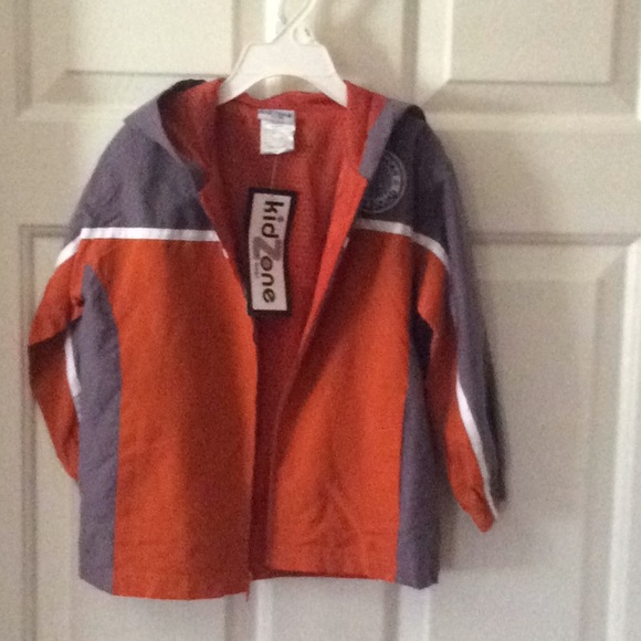 Kid zone Lot of 3 Boys jogging Suits (3) - Picture 4 of 8